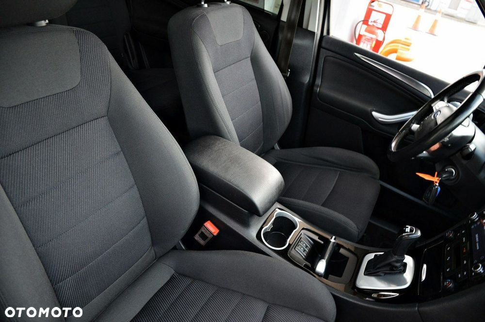 Ford S-Max - 21