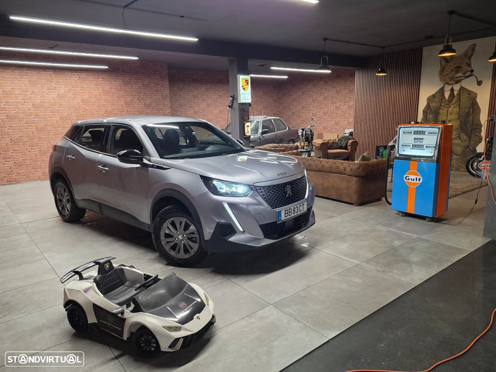 Peugeot E-2008