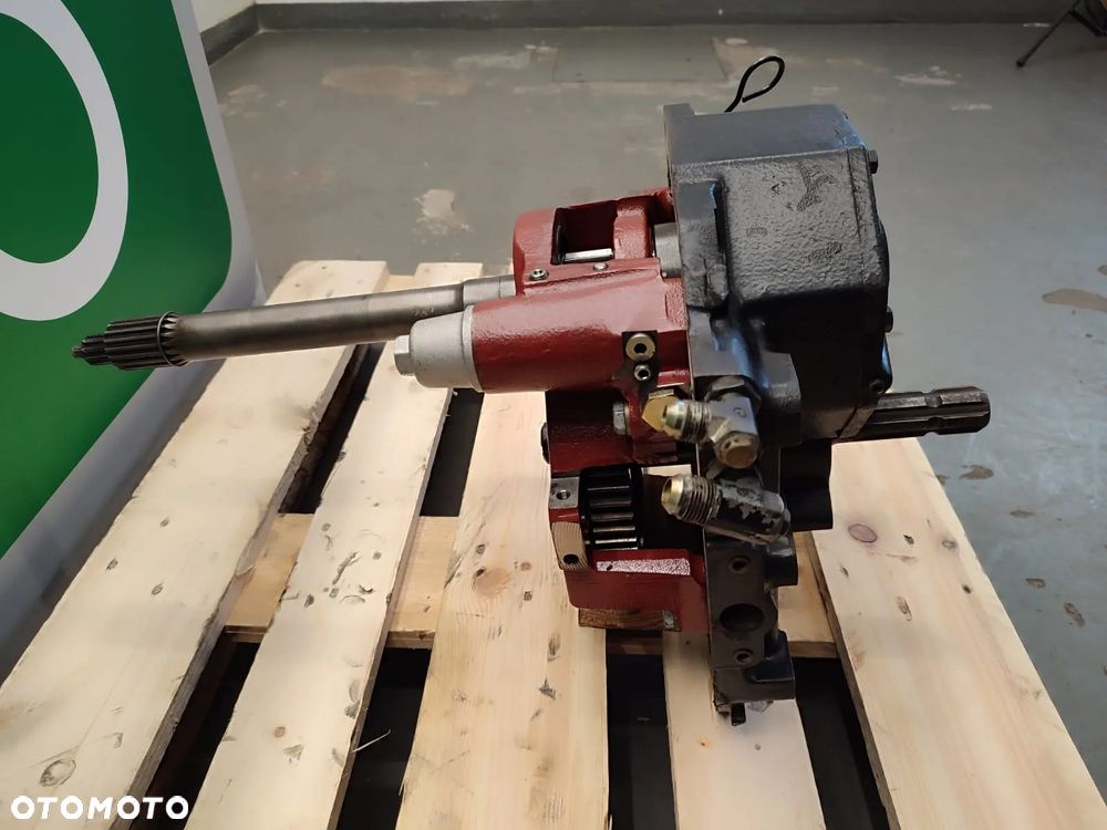PTO tył 5165972 NEW HOLLAND TL90 - 9