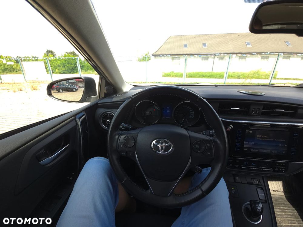 Toyota Auris 1.8 VVT-i Hybrid Automatik Edition - 31