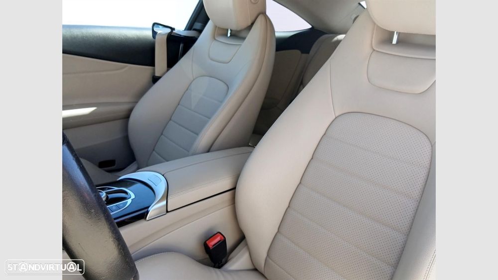 Mercedes-Benz C 200 — fotografia 12