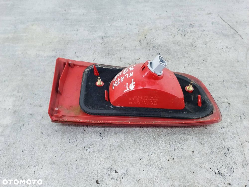 LAMPA TYLNA PRAWA W KLAPE MAZDA 2 I 3M71-13547-AF HATCHBACK - 6