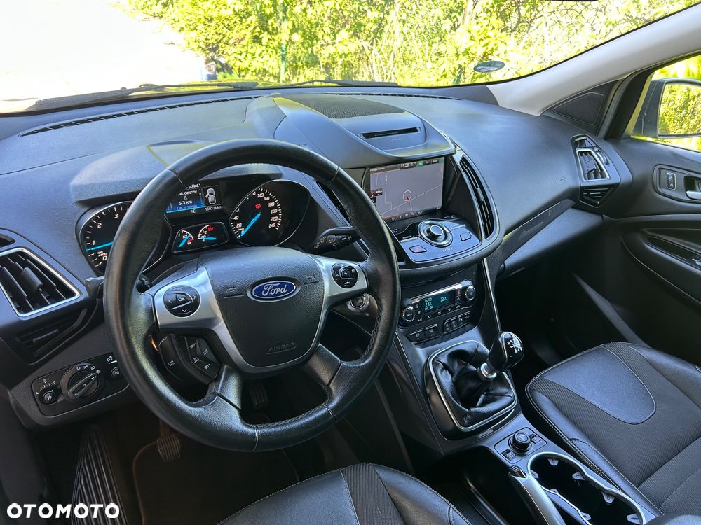 Ford Kuga 2.0 TDCi 2x4 Titanium - 26