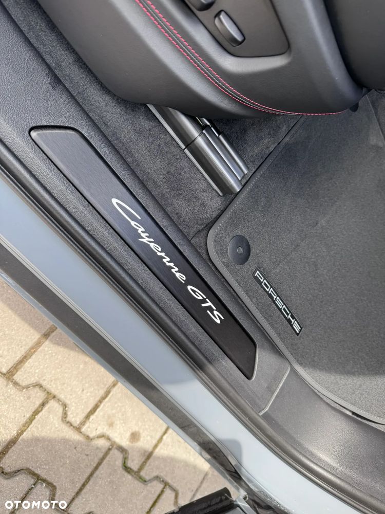 Porsche Cayenne - 20