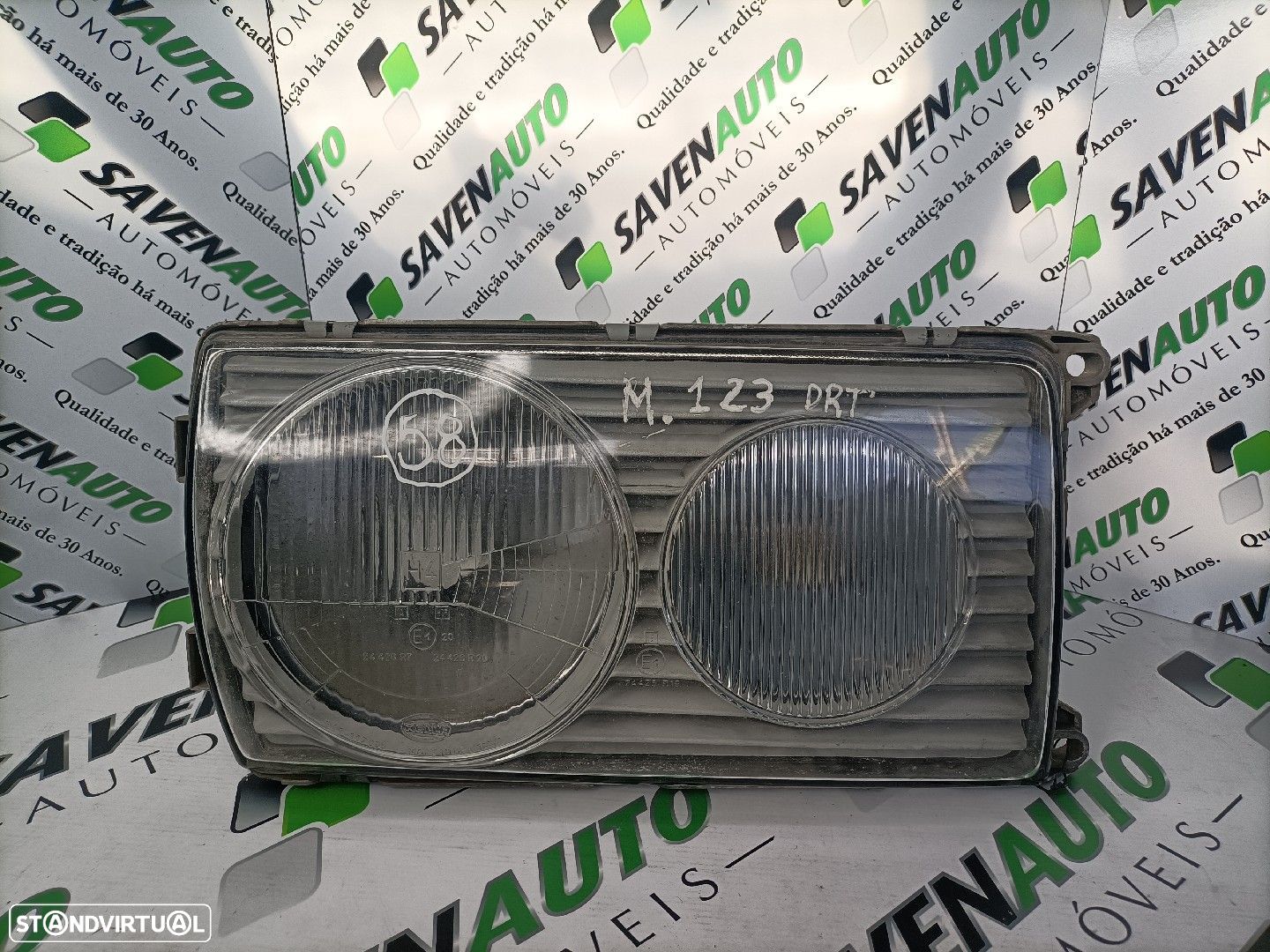 Farol Dto Mercedes-Benz Três Volumes (W123) - 1