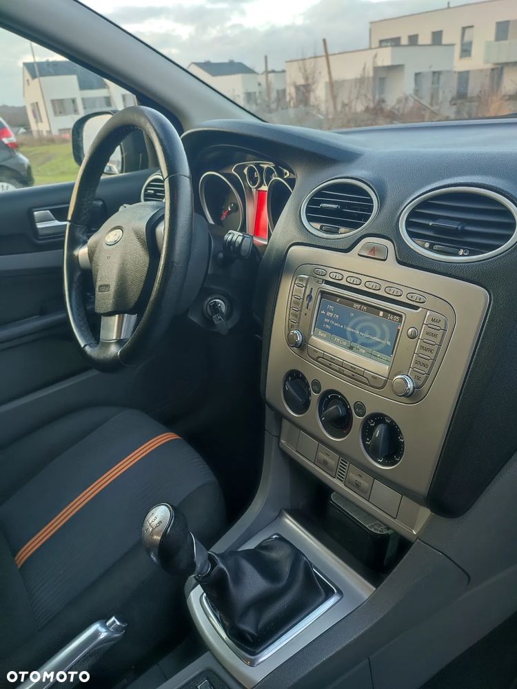 Ford Focus 1.6 Trend EU5 - 15