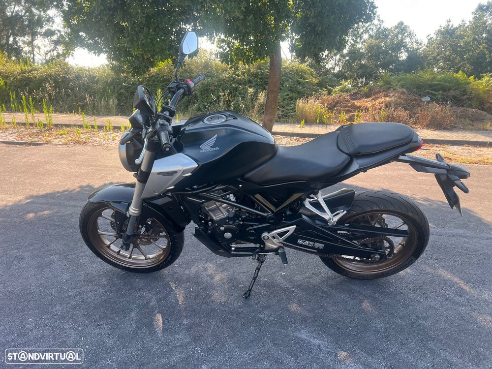 Honda CB 125 R - 3