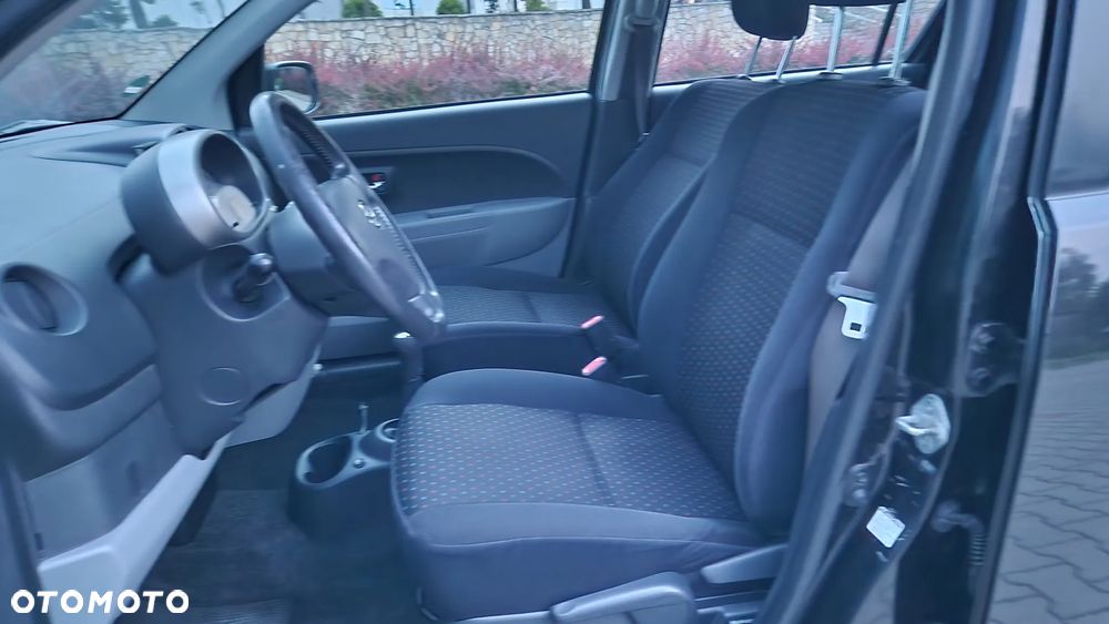 Daihatsu Sirion 1.3 - 18