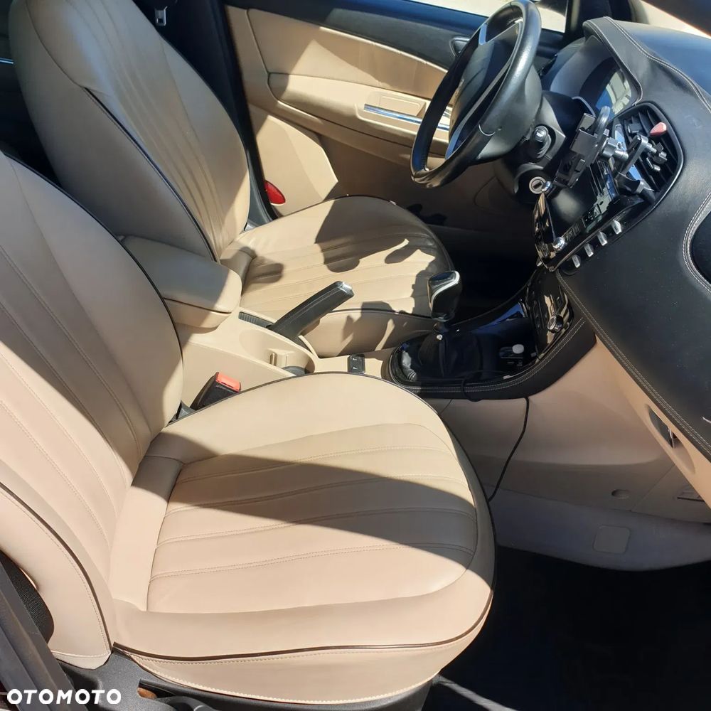 Lancia Delta 2.0 MultiJet 16v Gold - 10