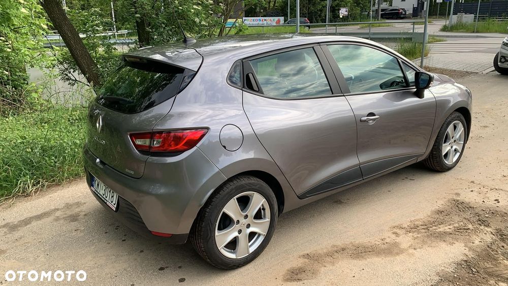 Renault Clio 1.2 16V Authentique - 4