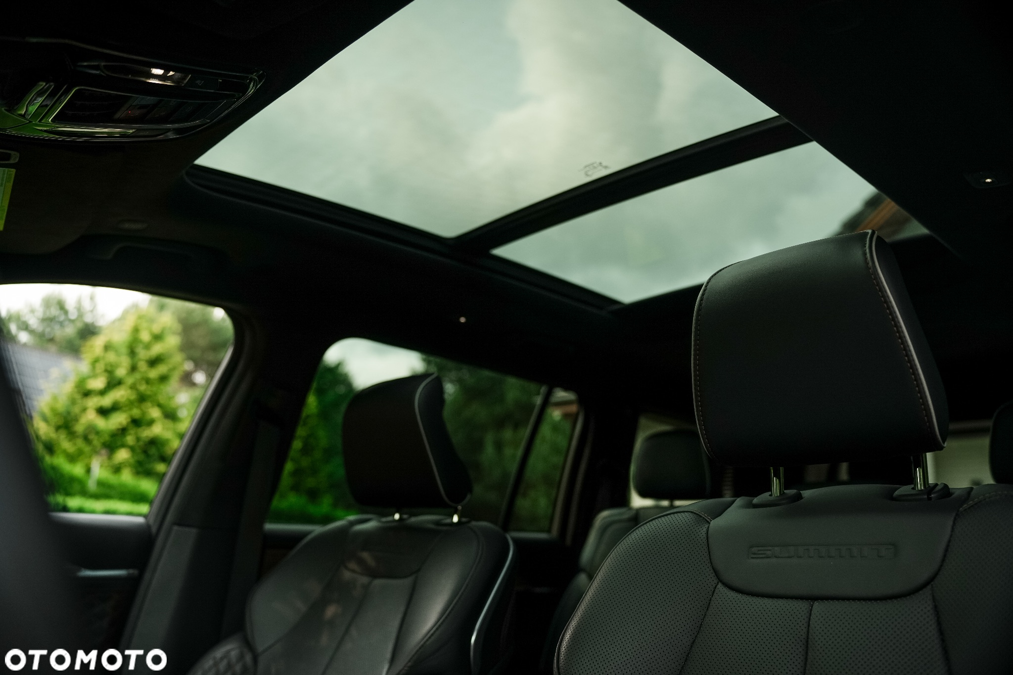 Jeep Grand Cherokee - 16