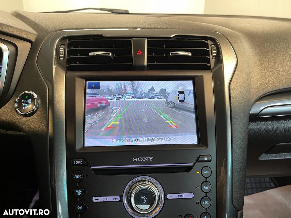 Ford Mondeo 2.0 HEV Titanium - 13