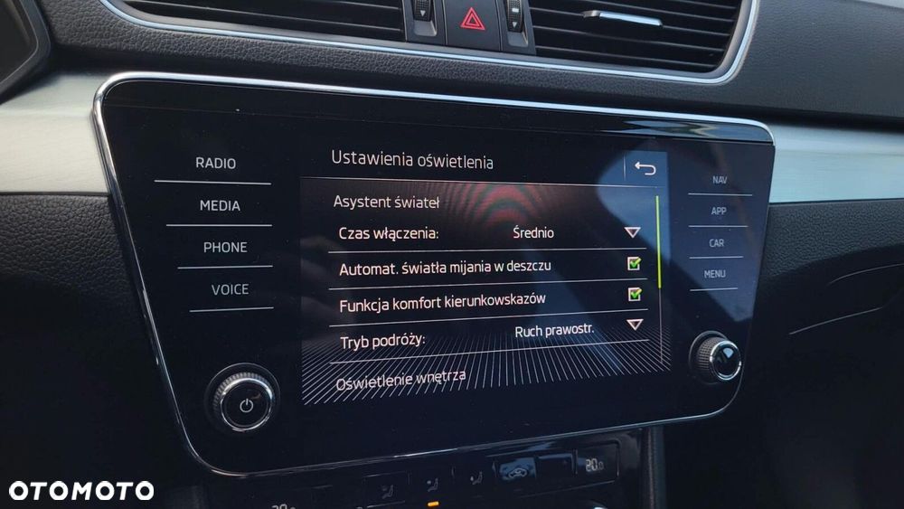 Skoda Superb 2.0 TDI SCR 4x4 Ambition DSG - 29