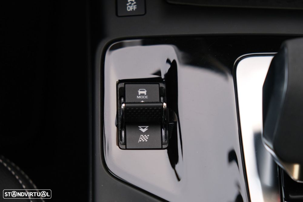 Jaguar E-Pace 1.5 P300e R-Dynamic S AWD Aut. - 21