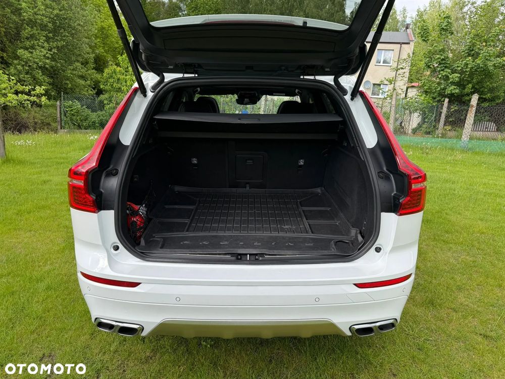 Volvo XC 60 T5 AWD R-Design - 19