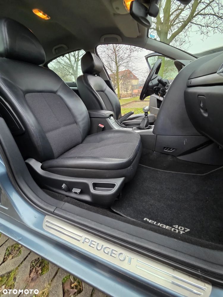 Peugeot 407 HDi 135 JBL - 18