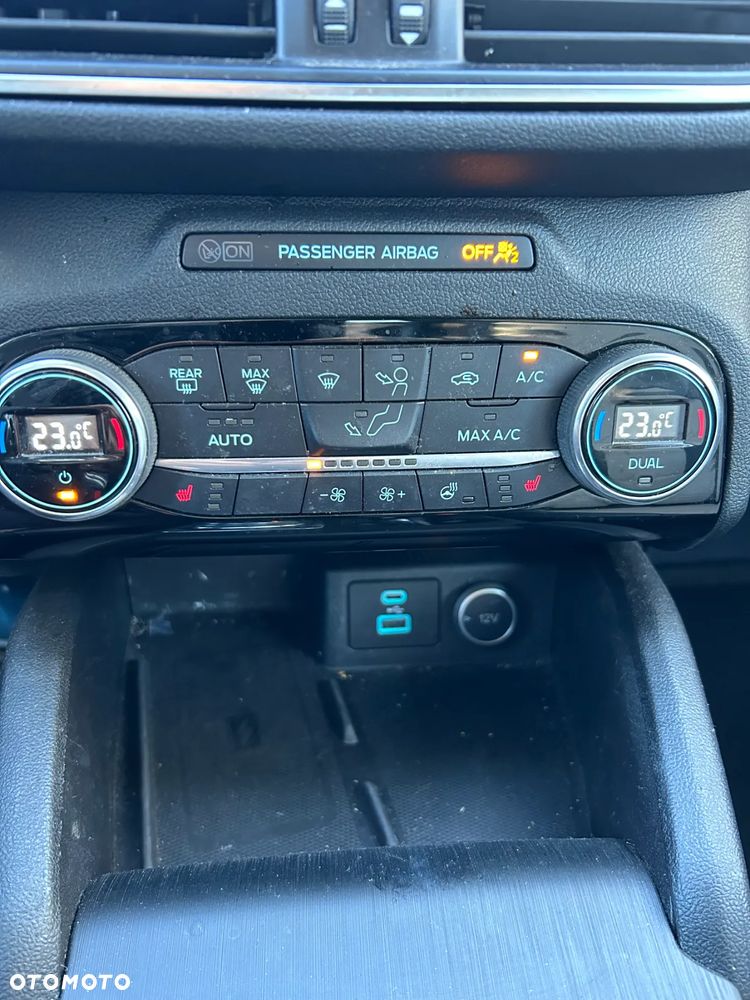 Ford Kuga 2.5 FHEV AWD Titanium - 38