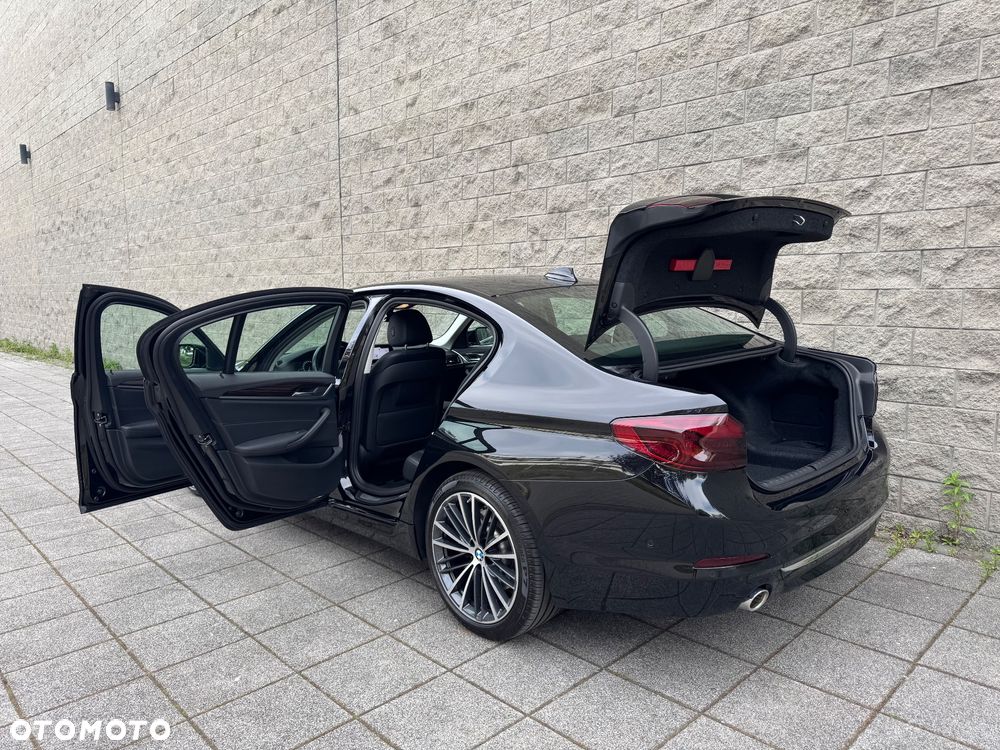 BMW Seria 5 518d Luxury Line - 31