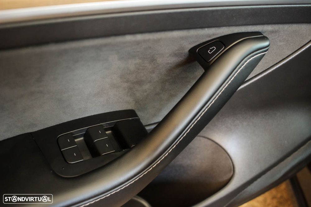 Tesla Model 3 Long Range Tração Traseira - 12