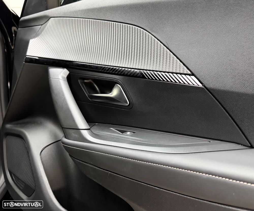 Peugeot 2008 Hybrid 145 e-DSC Allure - 32