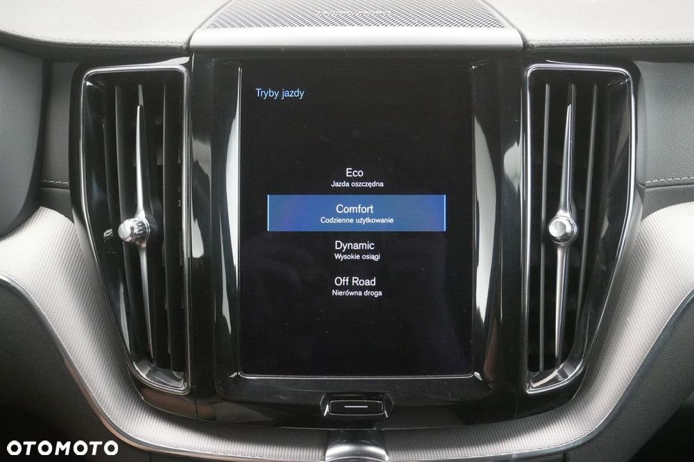 Volvo XC 60 B4 D AWD R-Design - 25