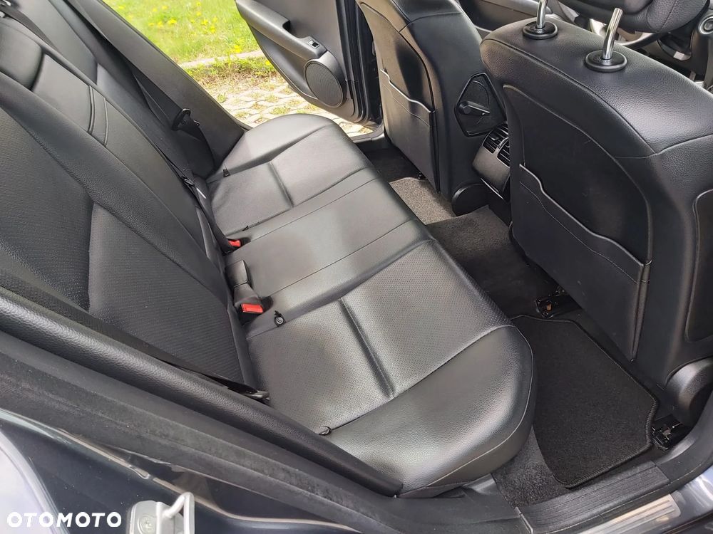 Mercedes-Benz Klasa C 200 CDI BlueEff Avantgarde - 15