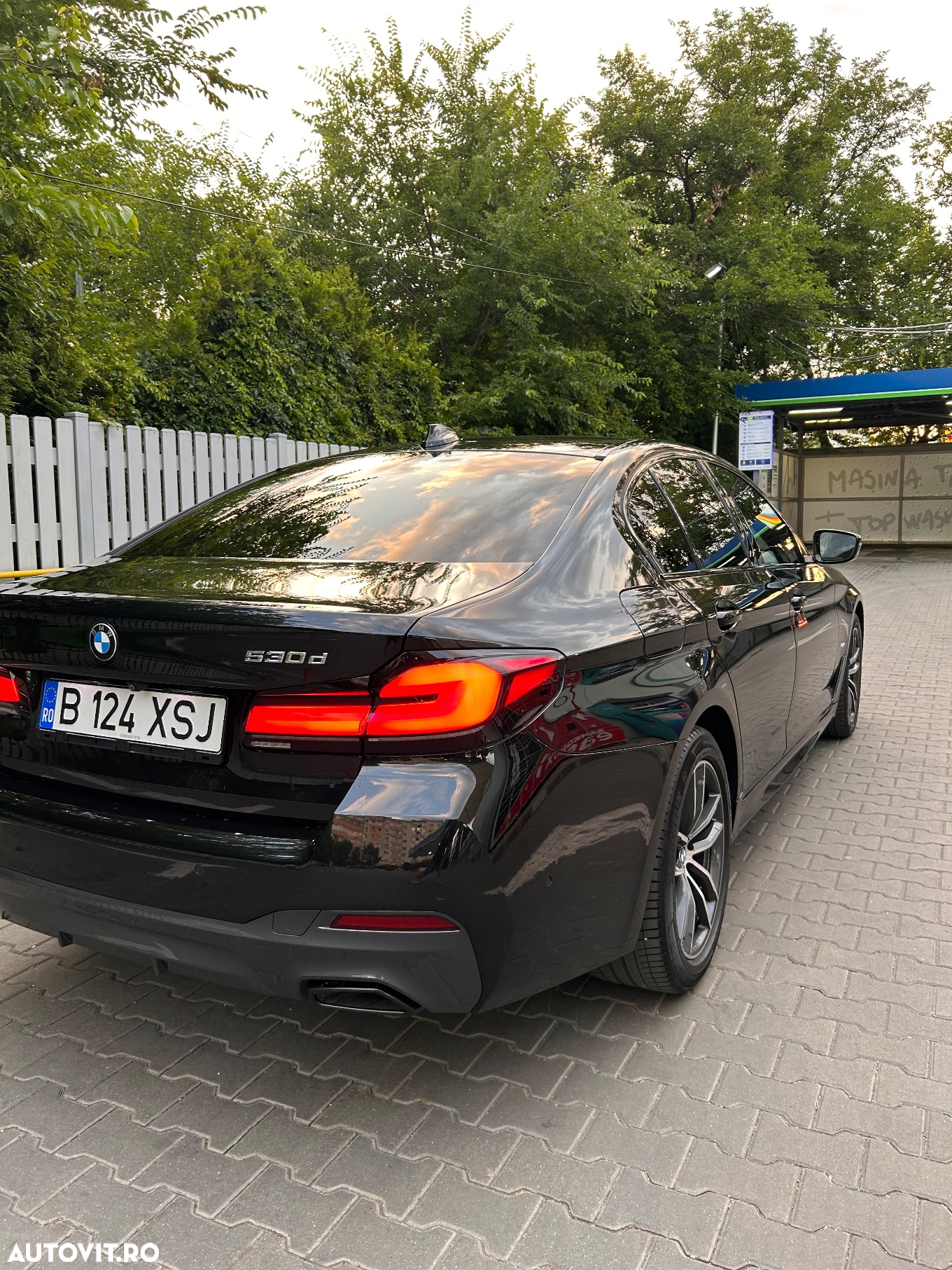BMW Seria 5 530d xDrive AT MHEV - 9
