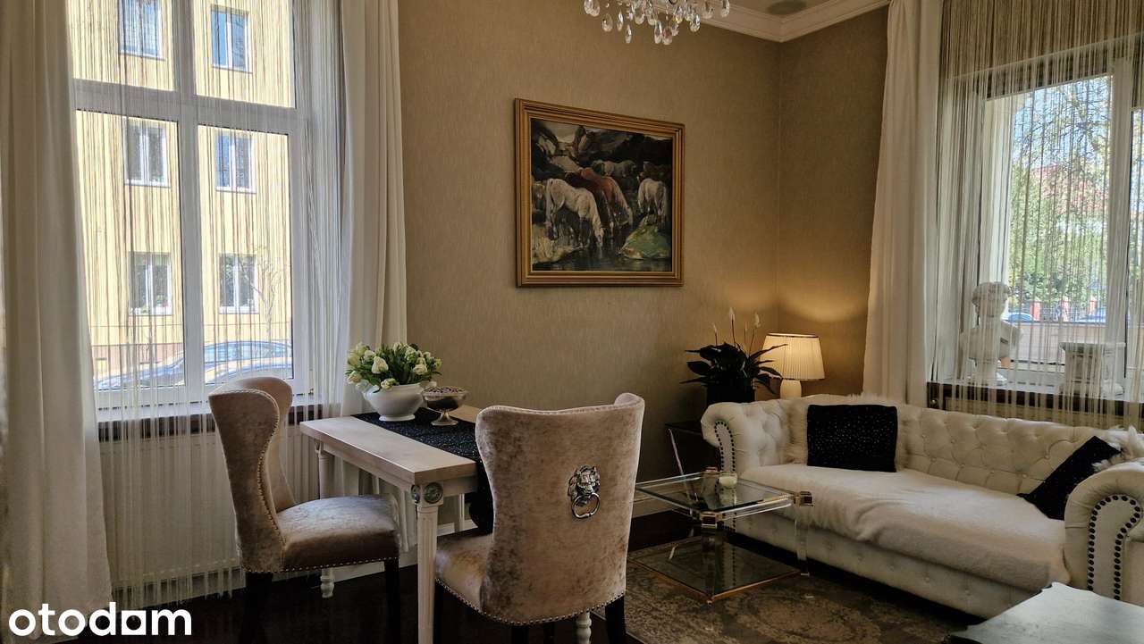 Stylowy apartament w kamienicy z loggią