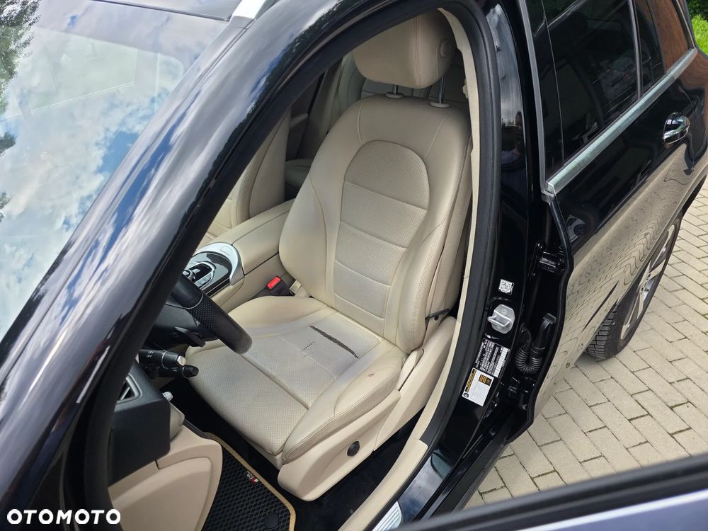 Mercedes-Benz GLC 300 4Matic 9G-TRONIC Exclusive - 12