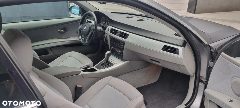 BMW Seria 3 325xi - 9