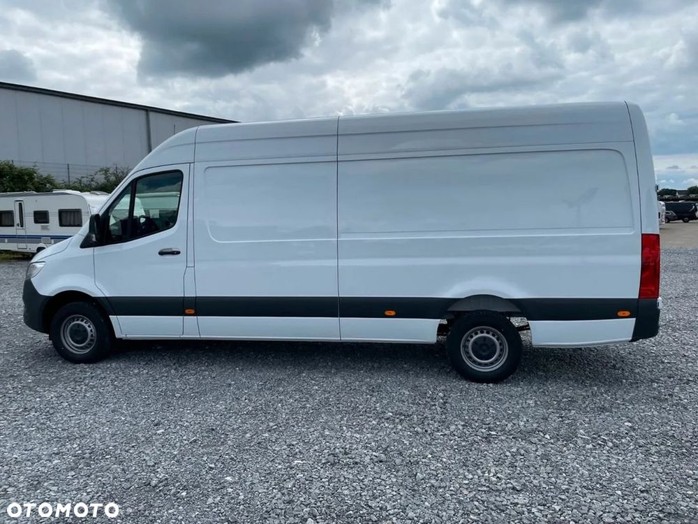 Mercedes-Benz Sprinter - 4