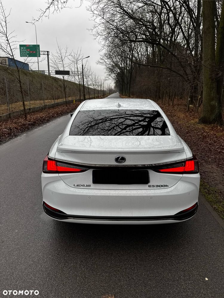 Lexus ES 300h F Sport - 6