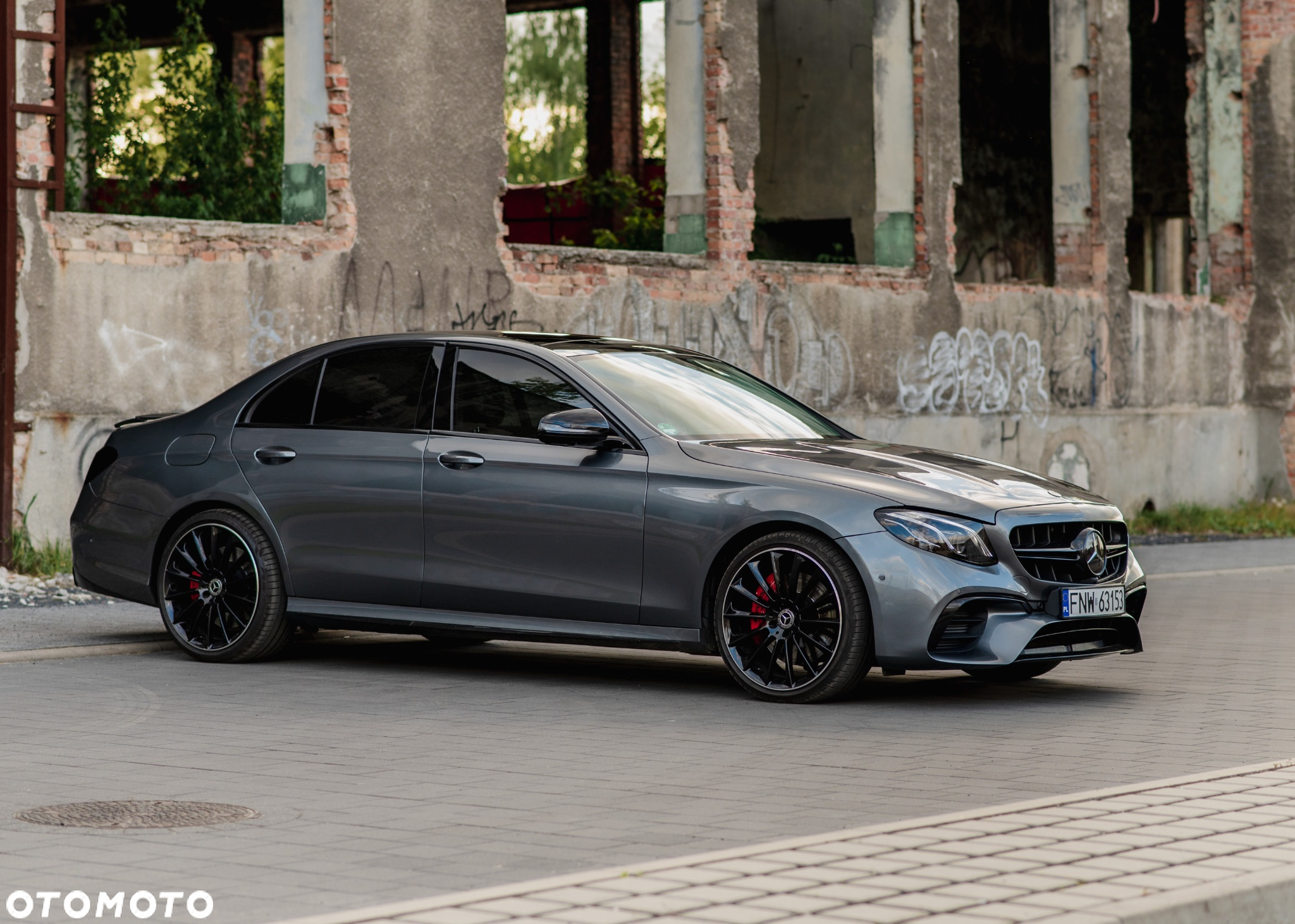 Mercedes-Benz Klasa E 400 4-Matic 9G-TRONIC - 2