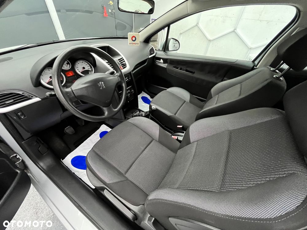 Peugeot 207 - 19