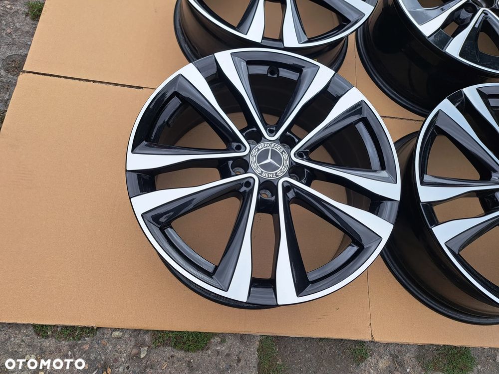 Oryg. Mercedes A-Klasa CLA 177 A177 A1774012700 7.5j 18 et49 - 5