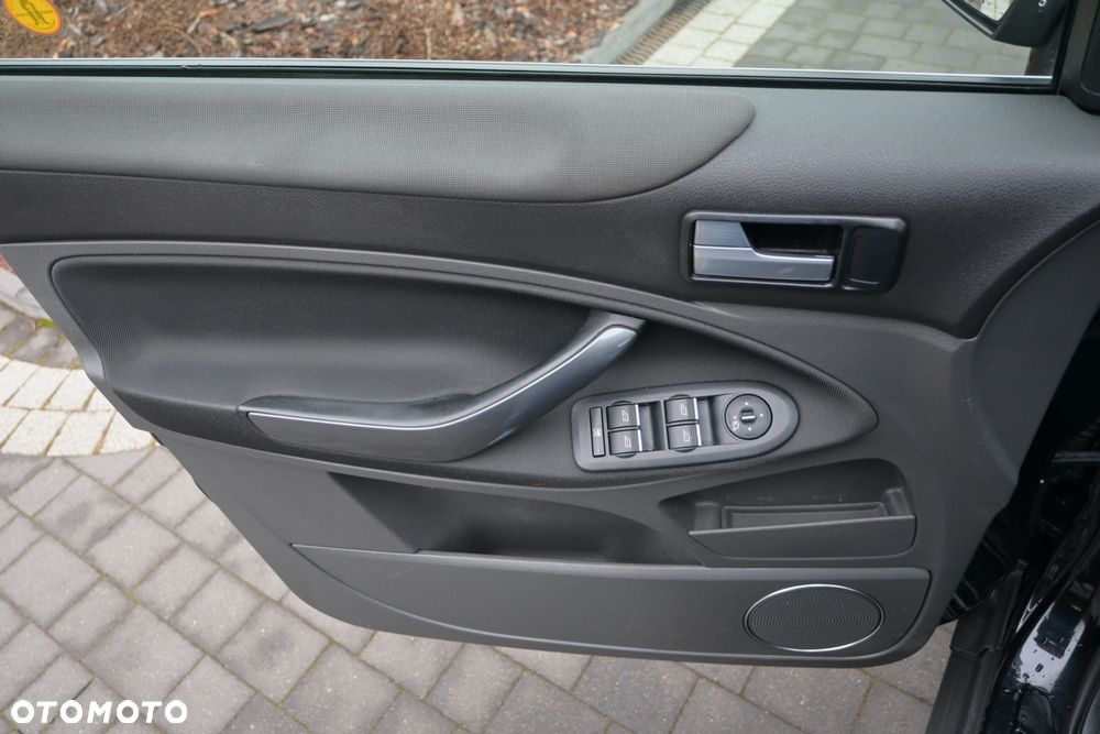 Ford Kuga 2.0 TDCi 4x4 Titanium - 17