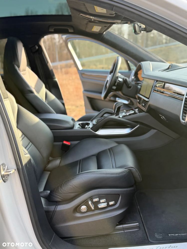 Porsche Cayenne Turbo - 23