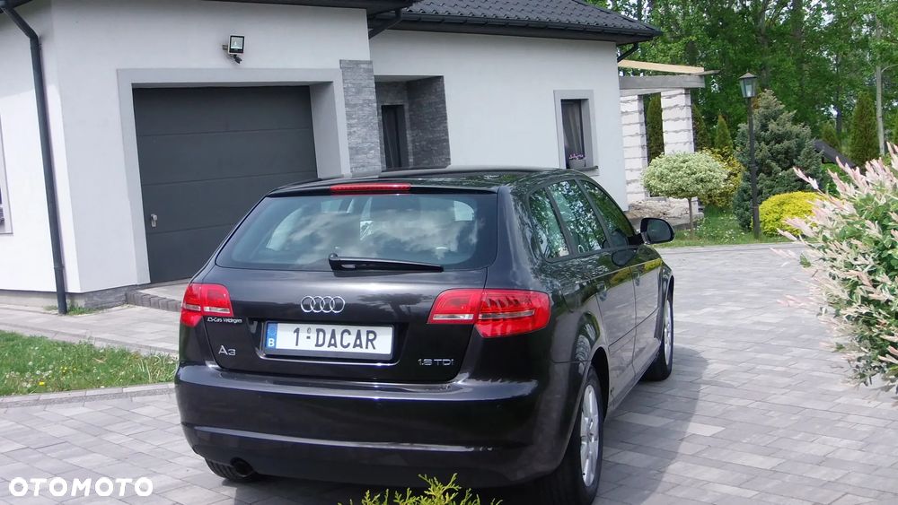 Audi A3 Sportback 1.6 TDI DPF Attraction - 7