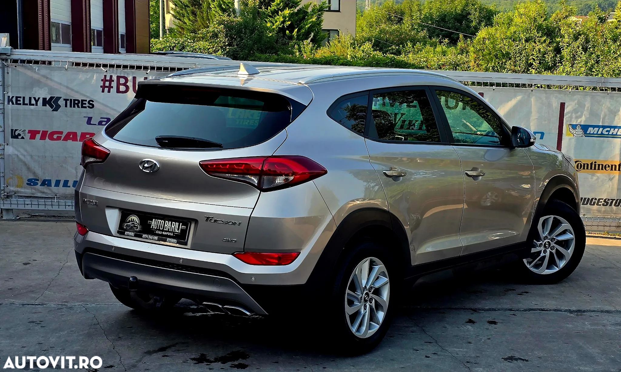 Hyundai Tucson 2.0 CRDI 4WD Automatik Advantage - 13
