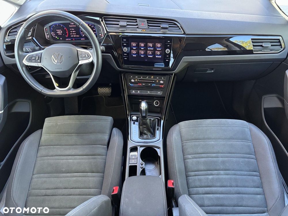 Volkswagen Touran - 17