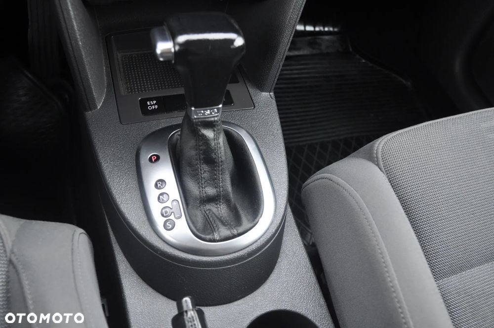 Volkswagen Touran 1.9 TDI Q-Line DSG - 11