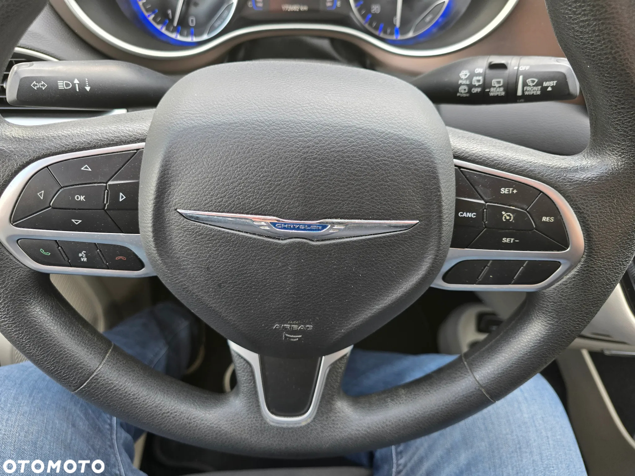 Chrysler Pacifica - 26