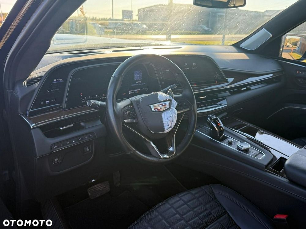 Cadillac Escalade - 14