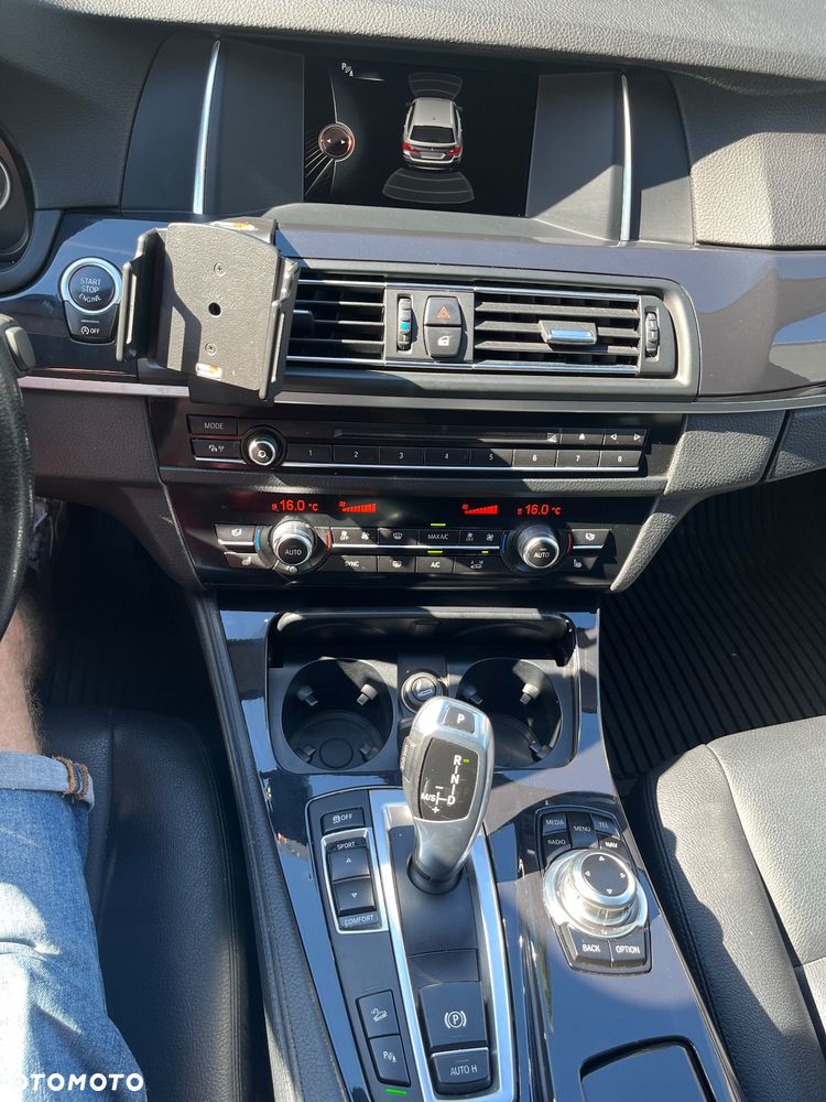 BMW Seria 5 520d xDrive Luxury Line - 22