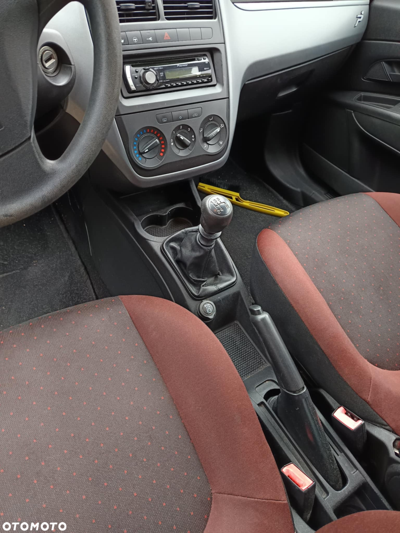 Fiat Punto 1.4 Easy S&S - 6
