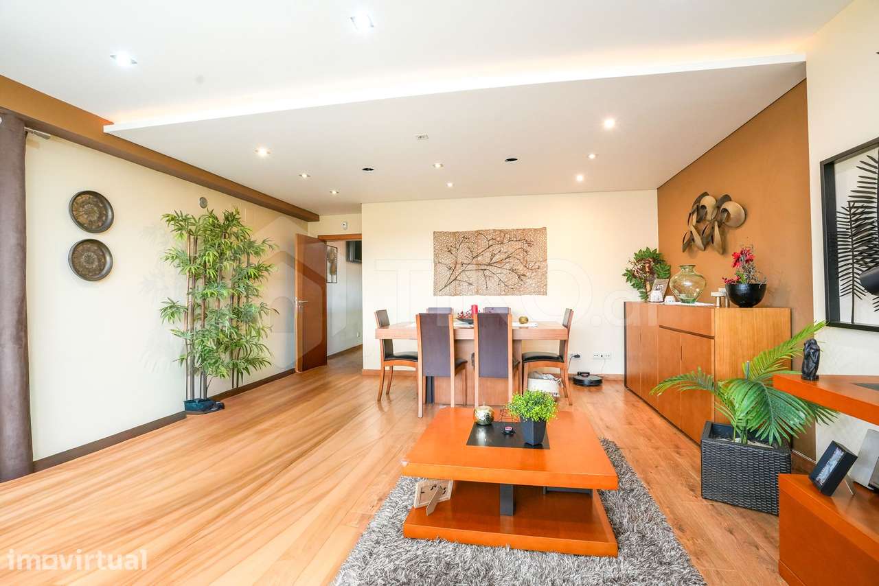 MORADIA T3 COM PISCINA, CONSTRUÇÃO ANTISSÍSMICA, ISOLAMENTO PREMIUM E - Grande imagem: 5/53