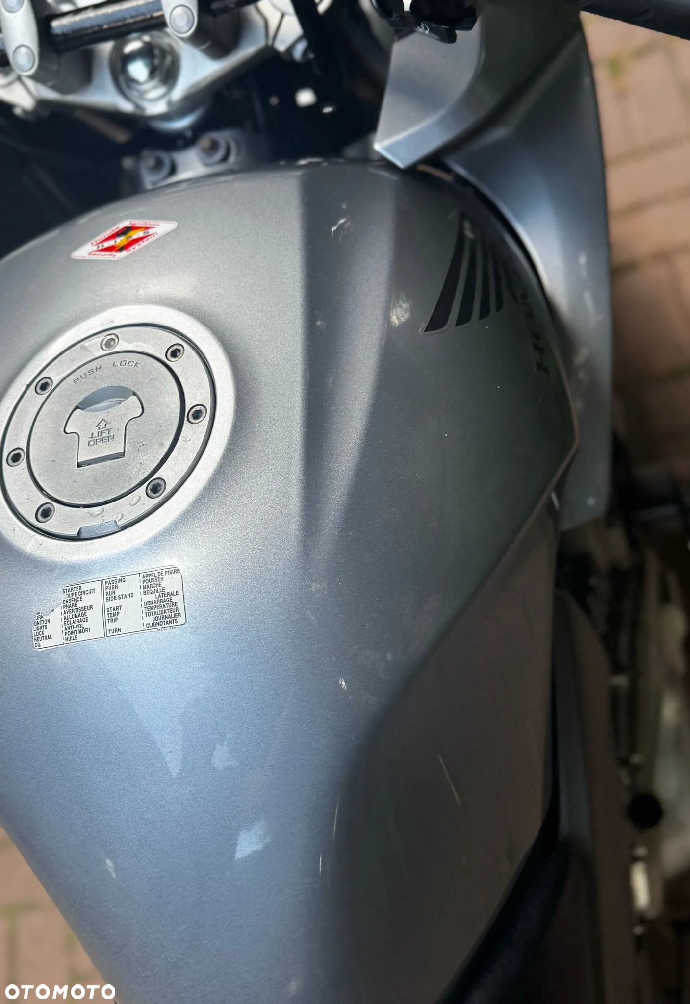 Honda CBF - 16