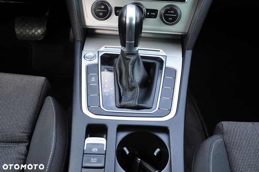 Volkswagen Passat 2.0 TDI BMT Highline - 33