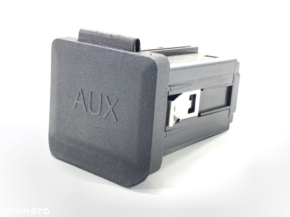 GNIAZDO USB  OPEL MOKKA / MOKKA X (J13) 2012 - 2022 1.7 CDTI (_76) 96 kW [131 KM] olej napędowy - 1