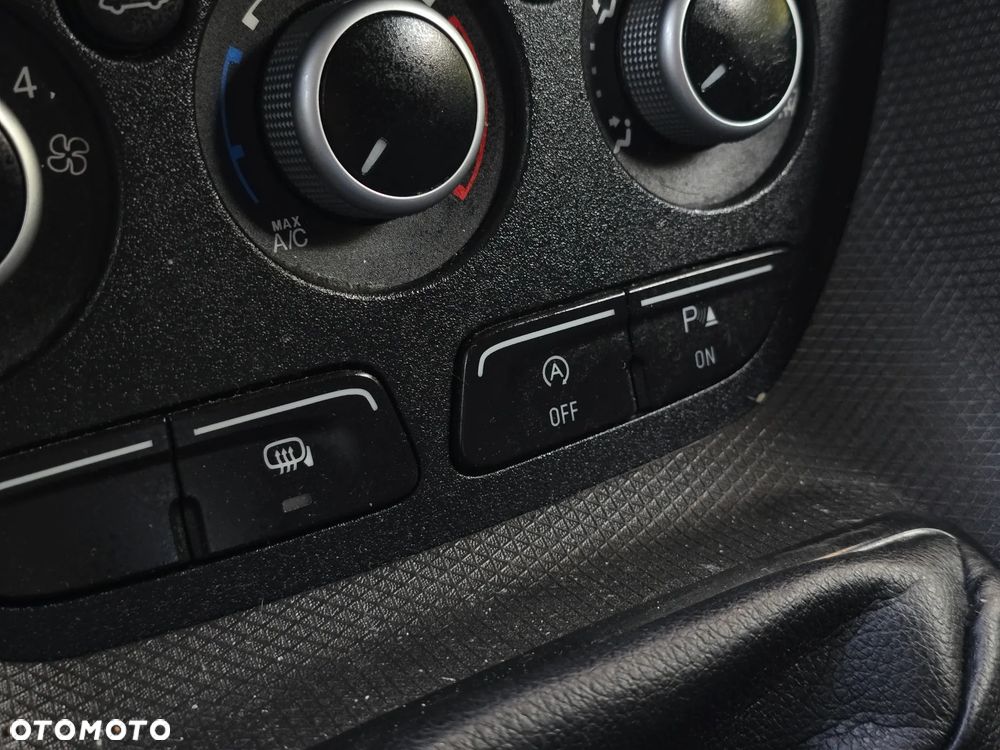 Ford Tourneo Connect 1.0 EcoBoost Titanium - 31